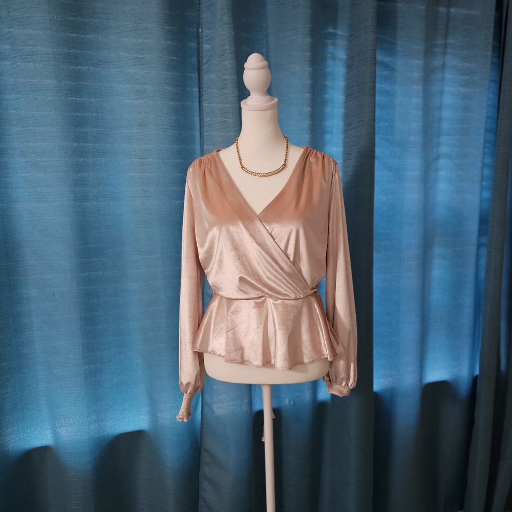 WHBM size S long sleeve top